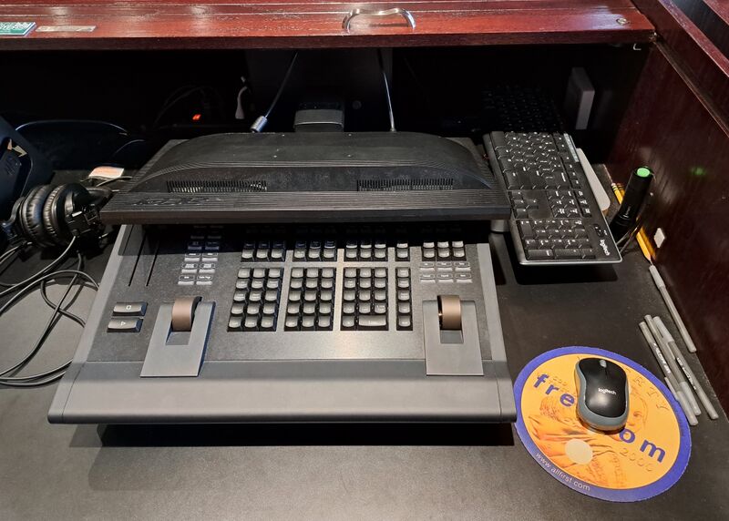 File:CW RoomSetup LightingBoardOff.jpg